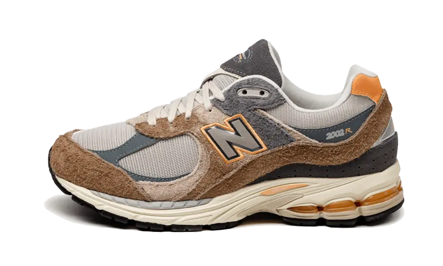 new-balance-2002r-mushroom-hazy-peach